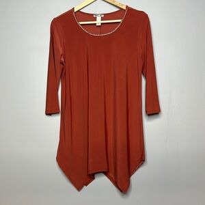 BLOSSOM BY P RUST COLORED 3/4 SLEEVED ASYMMETRICAL HANKY HEM BLOUSE SMALL